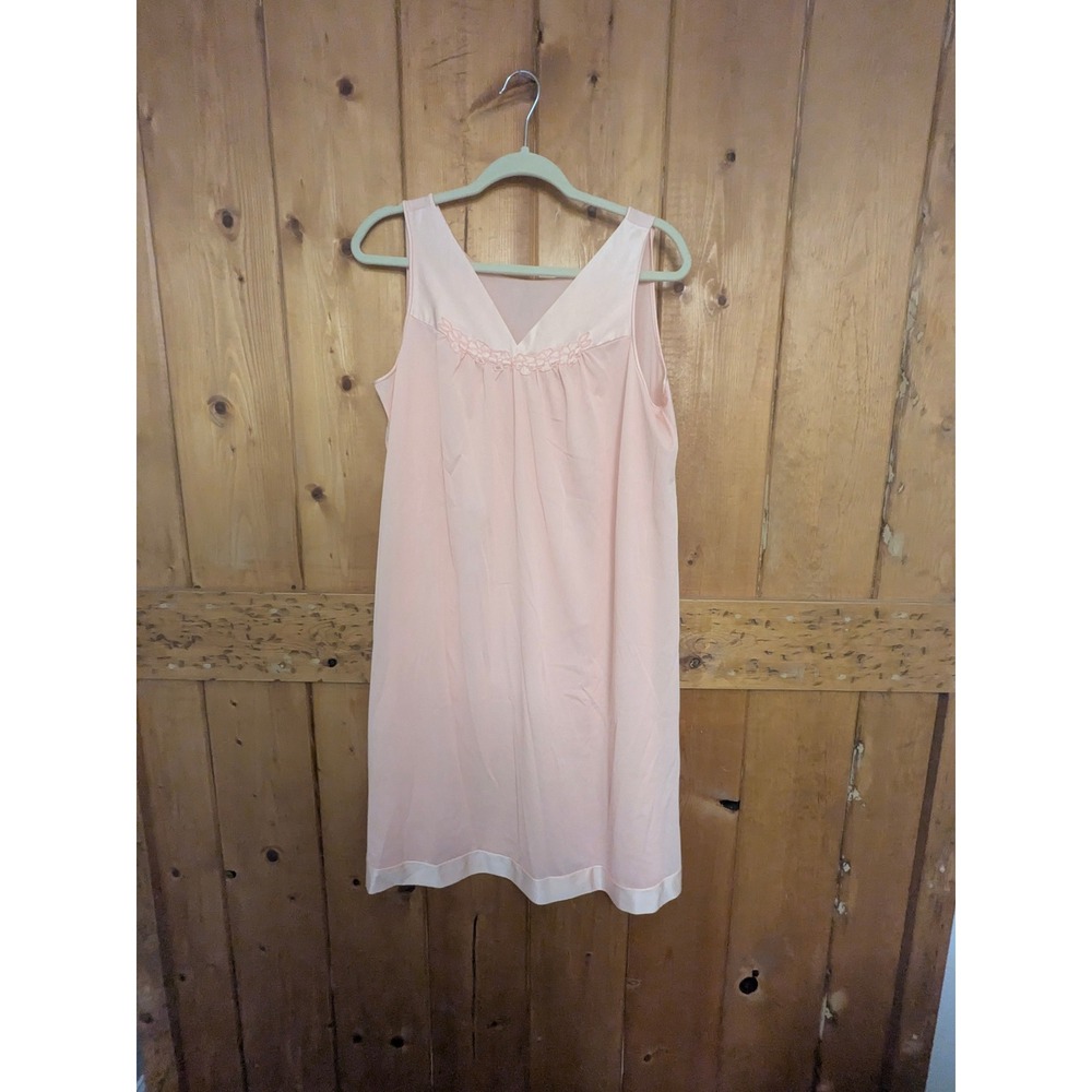 Vintage Pink Sleeveless Nightgown Floral Embroidered V-Neck Sleepwear Loungewear